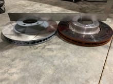 Front 997.2 Turbo rotors vs 991.2 S rotors