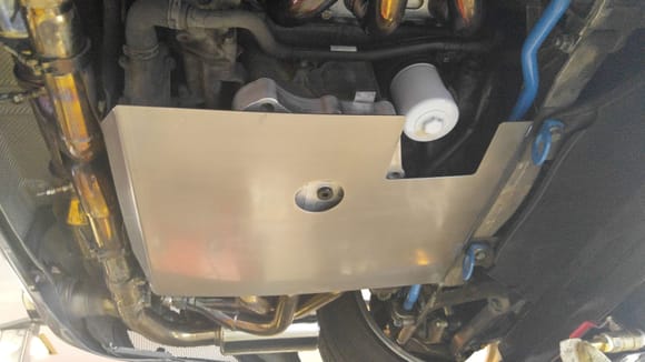 Nice access to oil filter without removing the plate