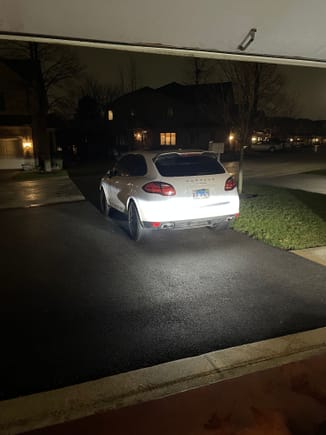 I took this picture to see exactly how the HIDs looked against my cayenne and that garage across the street so that I can compare once the LEDs were in. you can see there isn’t much difference with the picture below