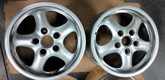 Rears 1994 Cup 2 9x17 ET55 OEM. Resprayed