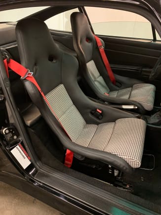 After with custom Recaro Pole Positions