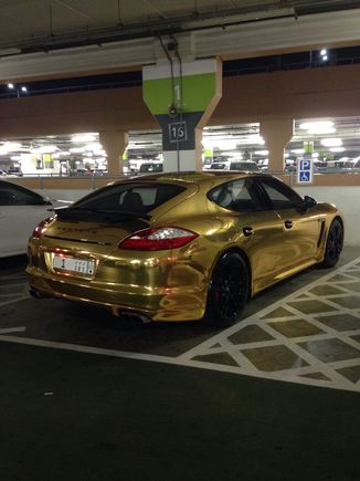 Now there's a subtle colour scheme.  Singer may pick this one up....