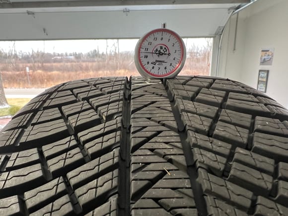 Front: Tire 4 Tread.