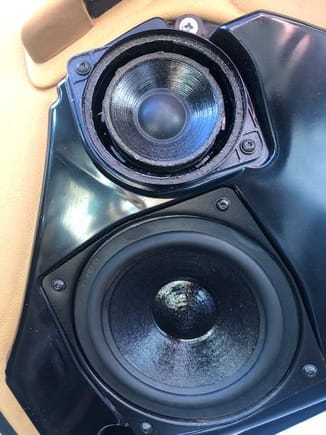 bottom speaker is fine
