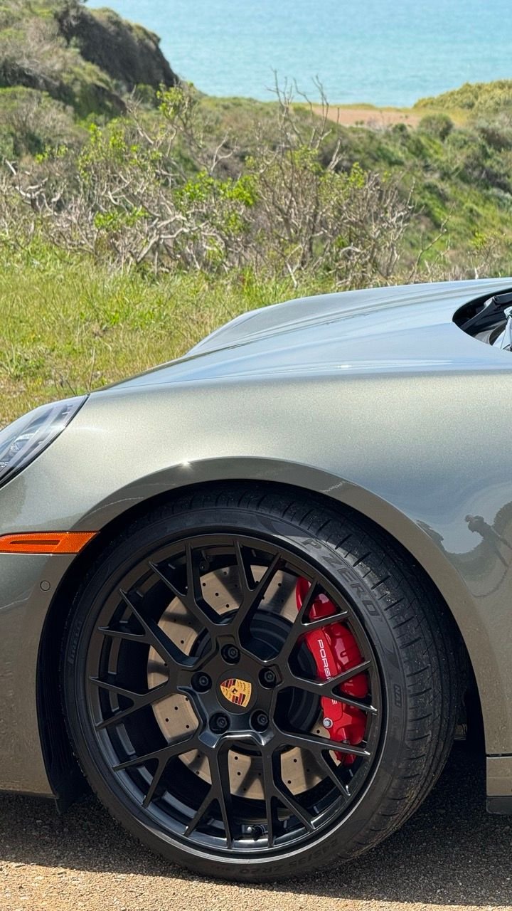 2022 Porsche 911 - 2022 GTS Targa 4 in Aventurine Green, 930 Red leather package, Super low miles - Used - VIN WP0BB2A94NS232477 - 1,390 Miles - 6 cyl - 4WD - Automatic - Coupe - Gray - San Francisco, CA 94107, United States