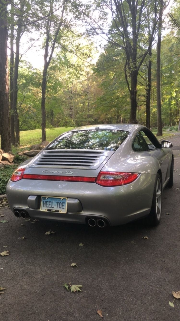 2010 Porsche 911 - 2010 C4S Coupe - Manual - Full Leather - 20k mi - Used - VIN WP0AB2A96AS721131 - 21,000 Miles - 6 cyl - 4WD - Manual - Coupe - Silver - Greenwich, CT 06831, United States