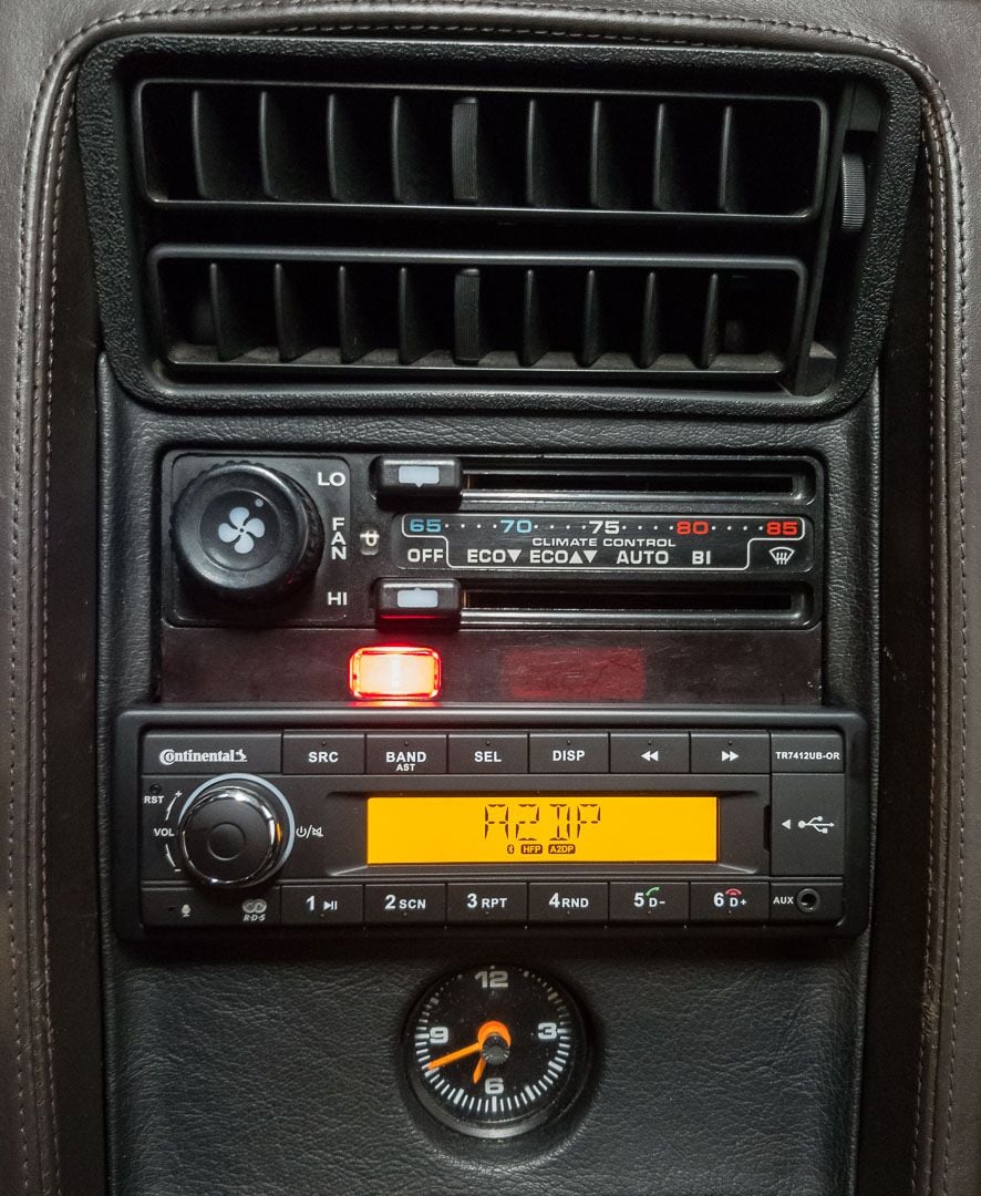 Continental TR7412UB-OR Radio and Hidden Subwoofer Install - 1982 928