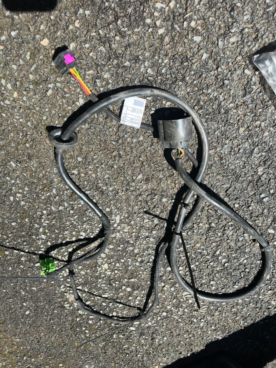 Accessories - Porsche Cayenne 955 or 957 Gen OEM Trailer Hitch, Controller and Plug - Used - 2004 to 2010 Porsche Cayenne - Glen Spey, NY 12737, United States