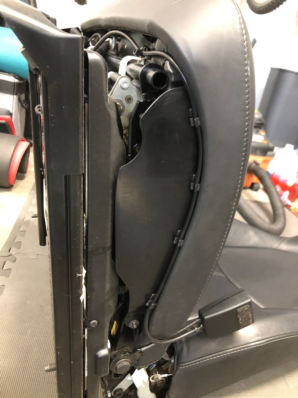 Interior/Upholstery - 997 Sport Seats - Multi-function, power, black leather, crest in headrest - Used - -1 to 2025  All Models - Longmont, CO 80501, United States