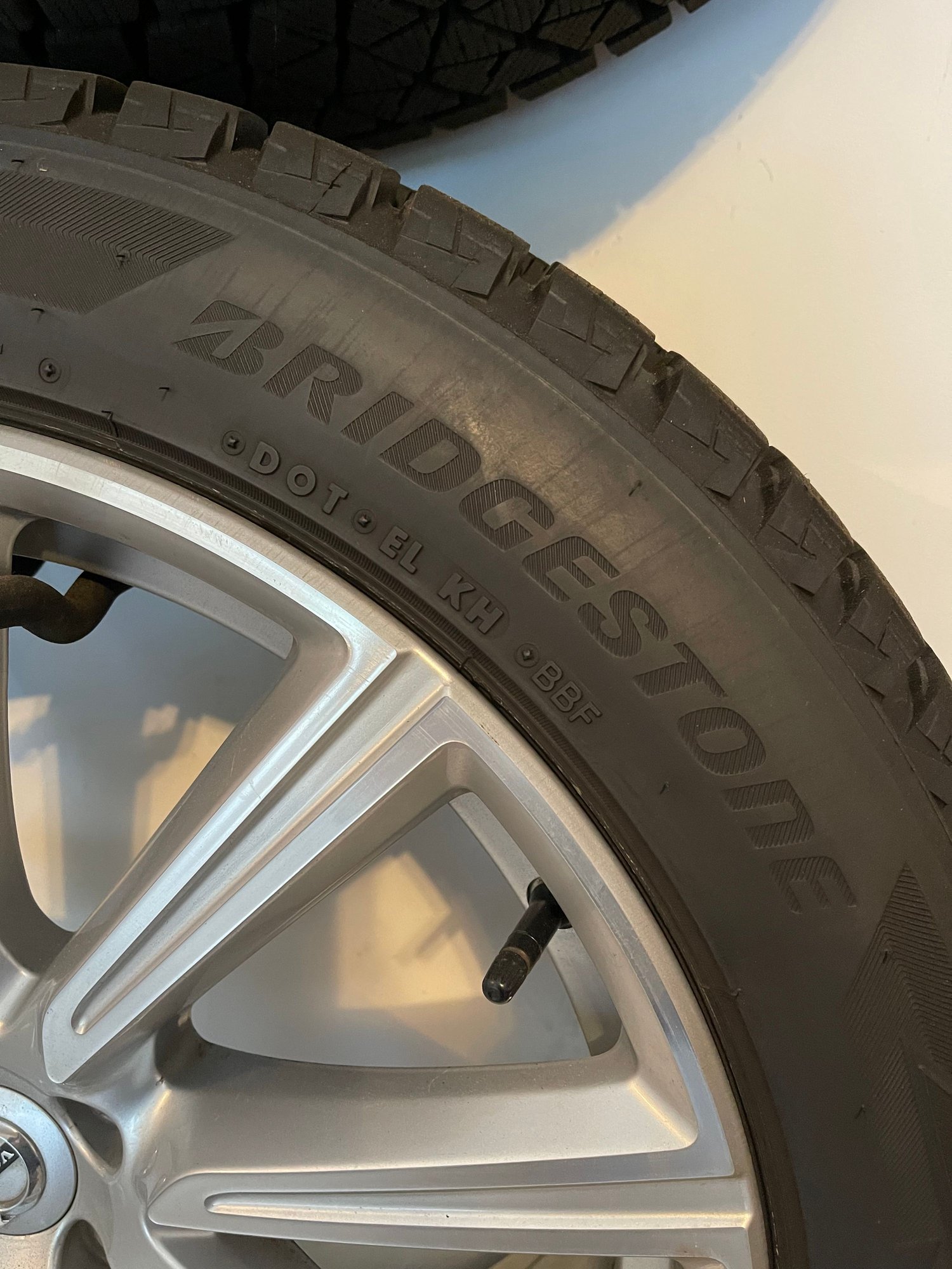 Wheels and Tires/Axles - 245/50/R20 Bridgestone Blizzaks on OEM Volvo wheels - Used - 2016 to 2021 Volvo XC90 - New Hartford, CT 06057, United States