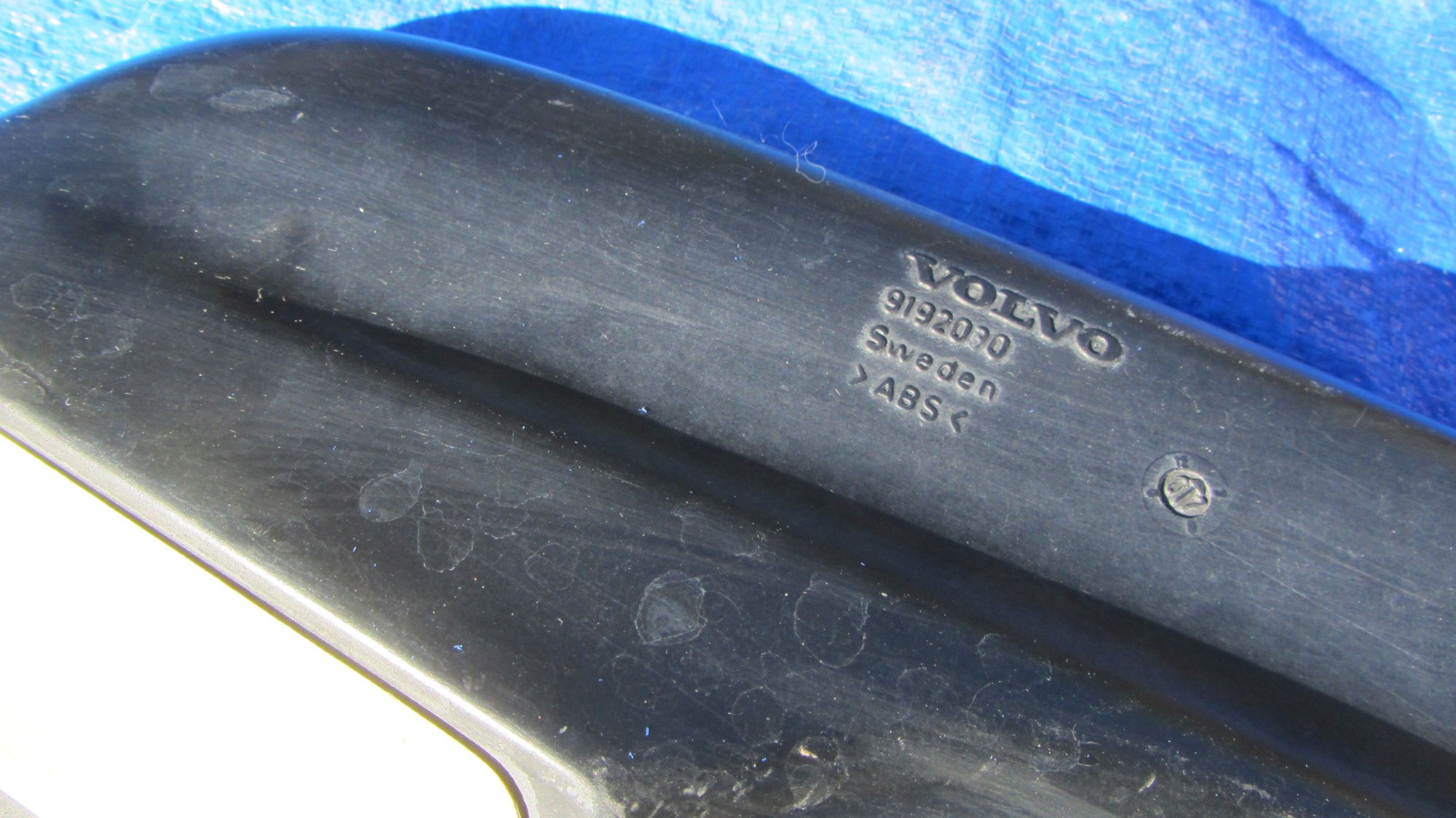 Exterior Body Parts - Volvo 850R V70R WAGON BLACK REAR SPOILER WING WITH THIRD LIGHT - Used - 1993 to 1997 Volvo 850 - Sacramento, CA 95832, United States