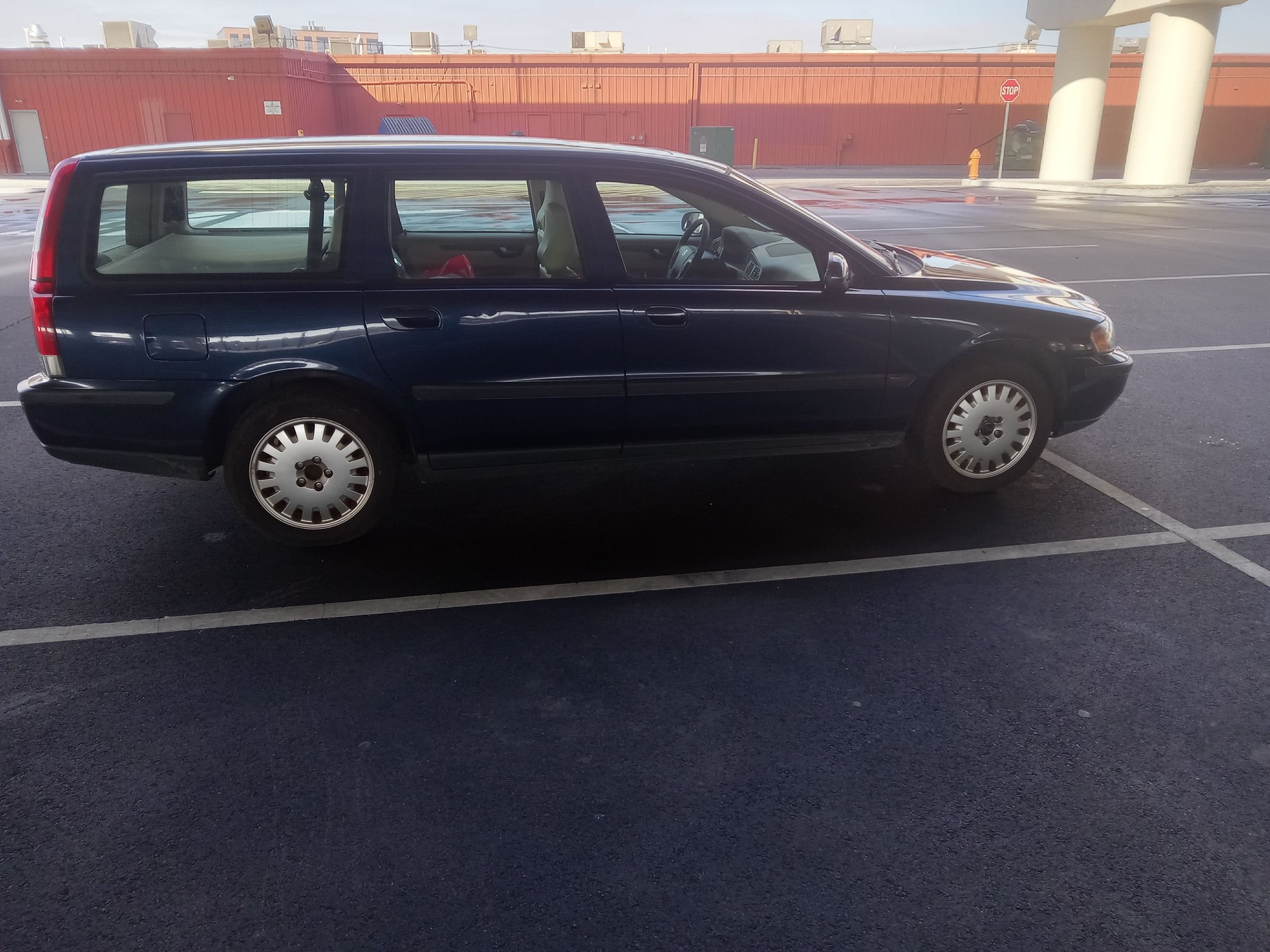 2001 Volvo V70 - 2001 Volvo V70 2.4 Non Turbo - Used - Philadelphia, PA 19125, United States