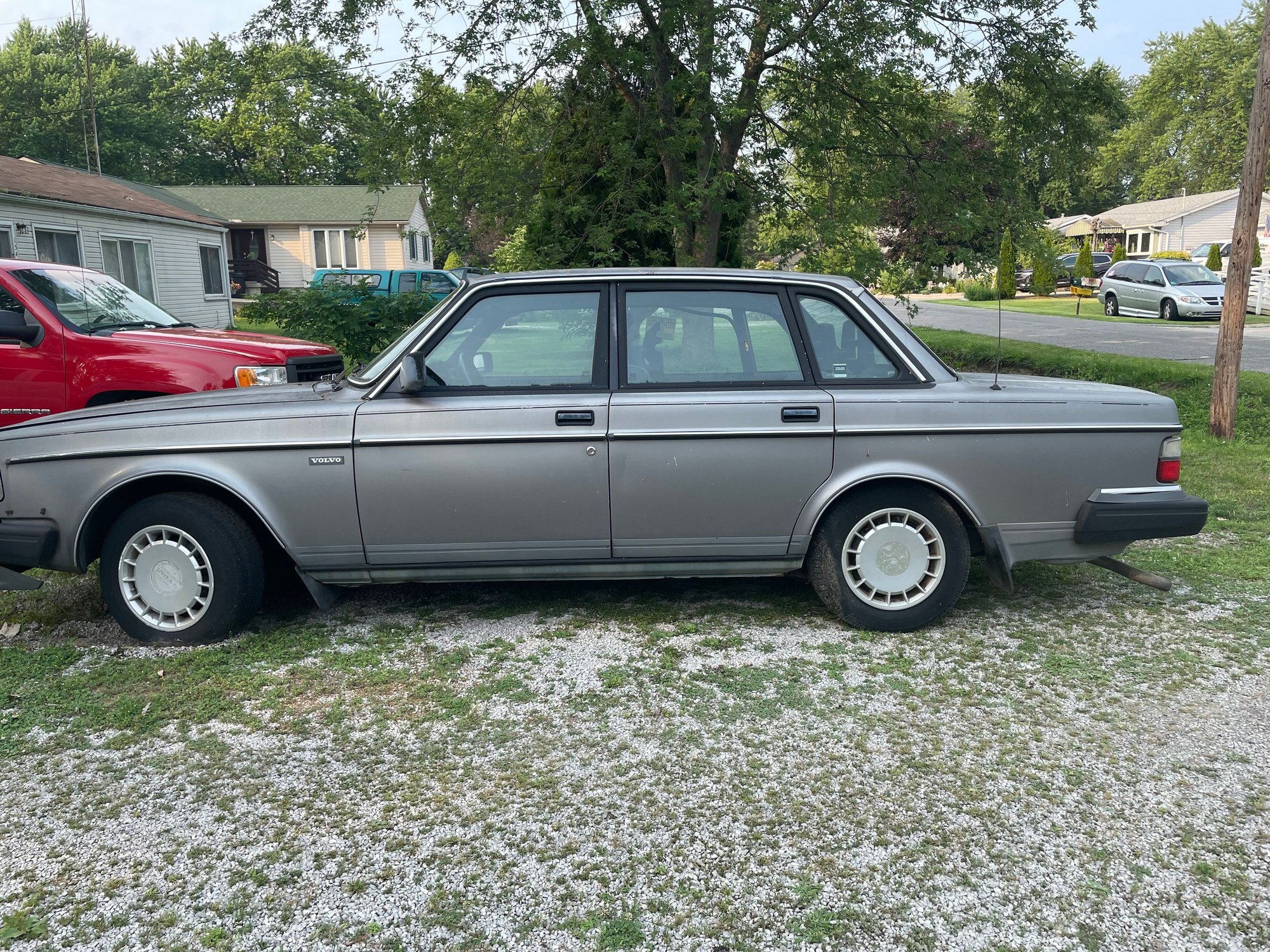 1990 Volvo 240 - 1990 240 DL sedan 115,000 mi - Used - VIN YV1AA8840L1419305 - 115,895 Miles - 2 cyl - 2WD - Automatic - Sedan - Silver - Monroe, MI 48161, United States