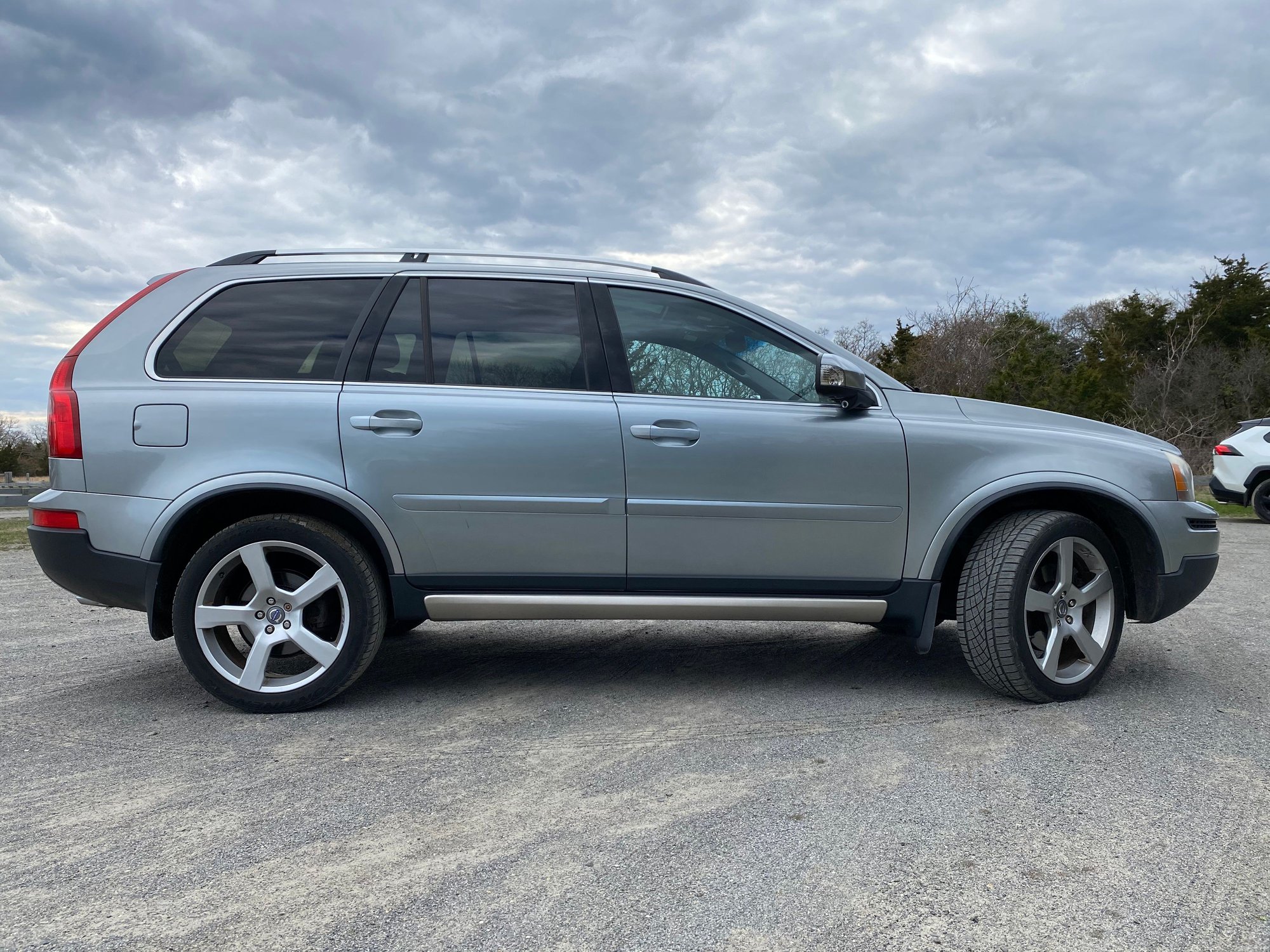 2009 Volvo XC90 - For Sale: 2009 XC90 V8 R-Design - Serviced by the book since new - Clean CarFax - Used - VIN YV4CT852X91503956 - 180,000 Miles - 8 cyl - AWD - Automatic - SUV - Silver - Atlantic Highlands, NJ 07716, United States