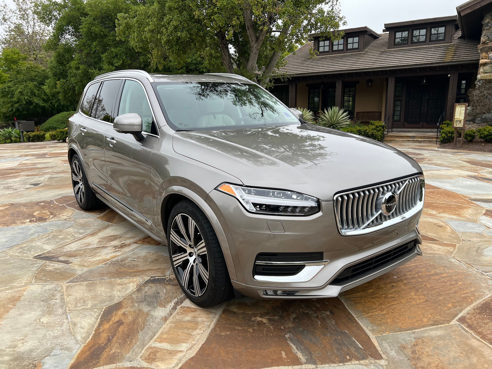 2020 Volvo XC90 - 2020 Volvo XC90 T6 Inscription 6 Passenger 28K Miles Original Owner Meticulously Main - Used - VIN YV4A221L0L1565685 - 29,000 Miles - 4 cyl - AWD - Automatic - SUV - Gray - San Diego, CA 92127, United States