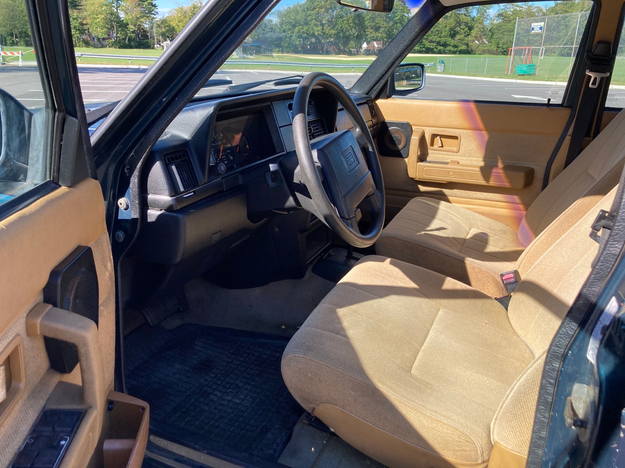 1993 Volvo 240 - 1993 Volvo 240 - Used - VIN YV1AS8804XXXXXXXX - 4 cyl - 2WD - Automatic - Sedan - Other - East Northport, NY 11731, United States