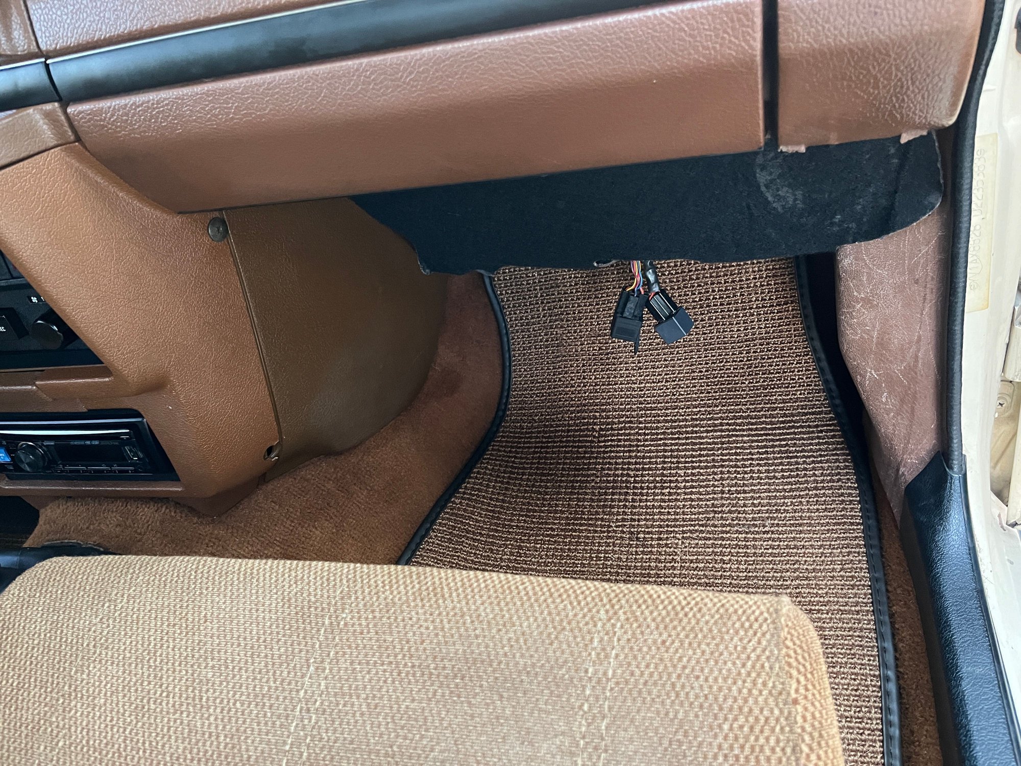 1983 Volvo 242 - Beige and Brown Volvo 242 DL. - Used - VIN YV1AX8828D2235383 - 217,345 Miles - 4 cyl - 2WD - Manual - Coupe - Beige - Santa Ana, CA 92701, United States