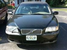 Front of Sweets gonna blackout the grill except the line and volvo symbol
