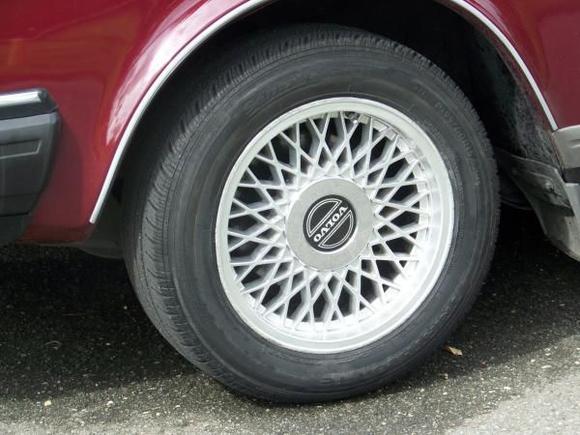245GL 89'-Bertone Wheels 15x7