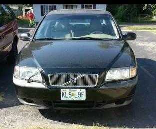 Front of Sweets gonna blackout the grill except the line and volvo symbol