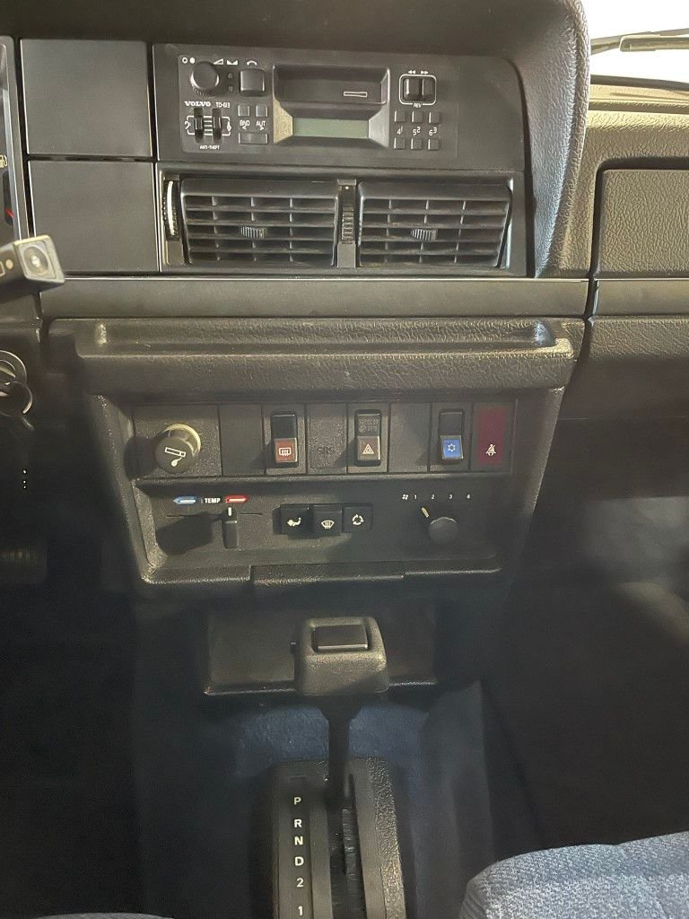 1992 Volvo 240 - 1992 Volvo 240 Wagon *One Owner* *Excellent Condition* - Used - VIN YV1AW8806N1927487 - 4 cyl - 2WD - Automatic - Wagon - White - Exton, PA 19341, United States