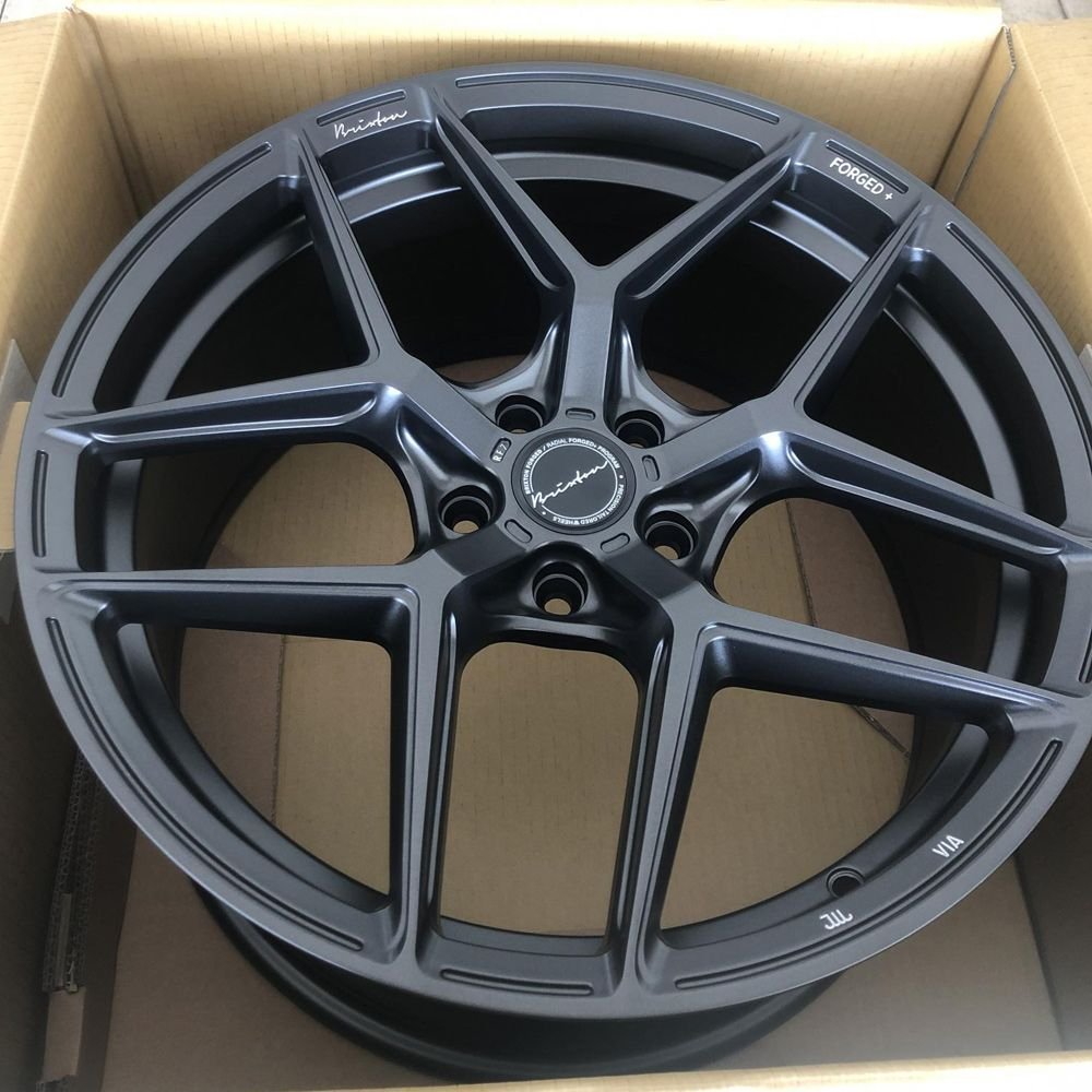 OEMS 111 r18 Black Satin