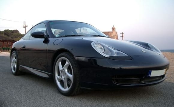 911 996 C2 a front side