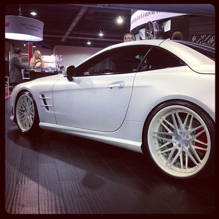 Debut of the new CEC c885 Mesh Mercedes SL63 AMG