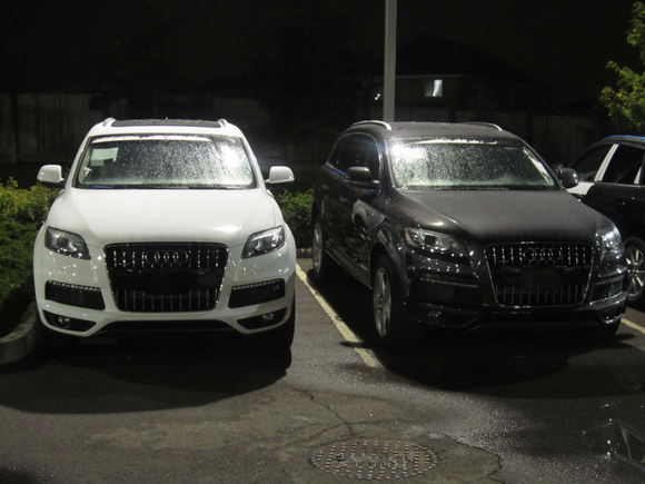 I took this pic the day the truck arrived at the dealership.  It was parked next to another Q7 S-line in Lava Grey