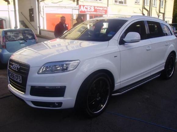audi q7 gloss white wrap
