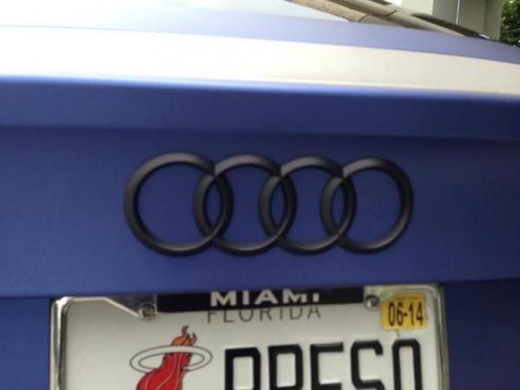 Matte Black emblems on Audi S7