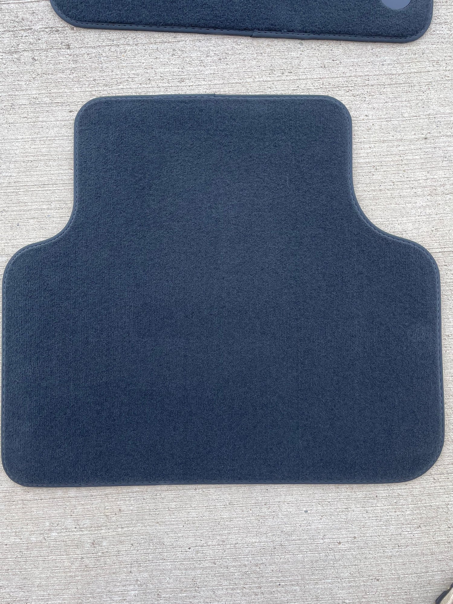 1723 Audi Q7 OEM Floor Mats NEW AudiWorld Forums