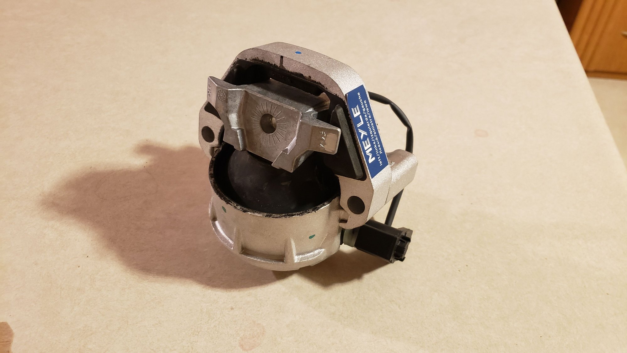 MOTOR MOUNT (A6 A7 C7 3.0T V6, LEFT, MEYLE) with Oil Cooler Gasket