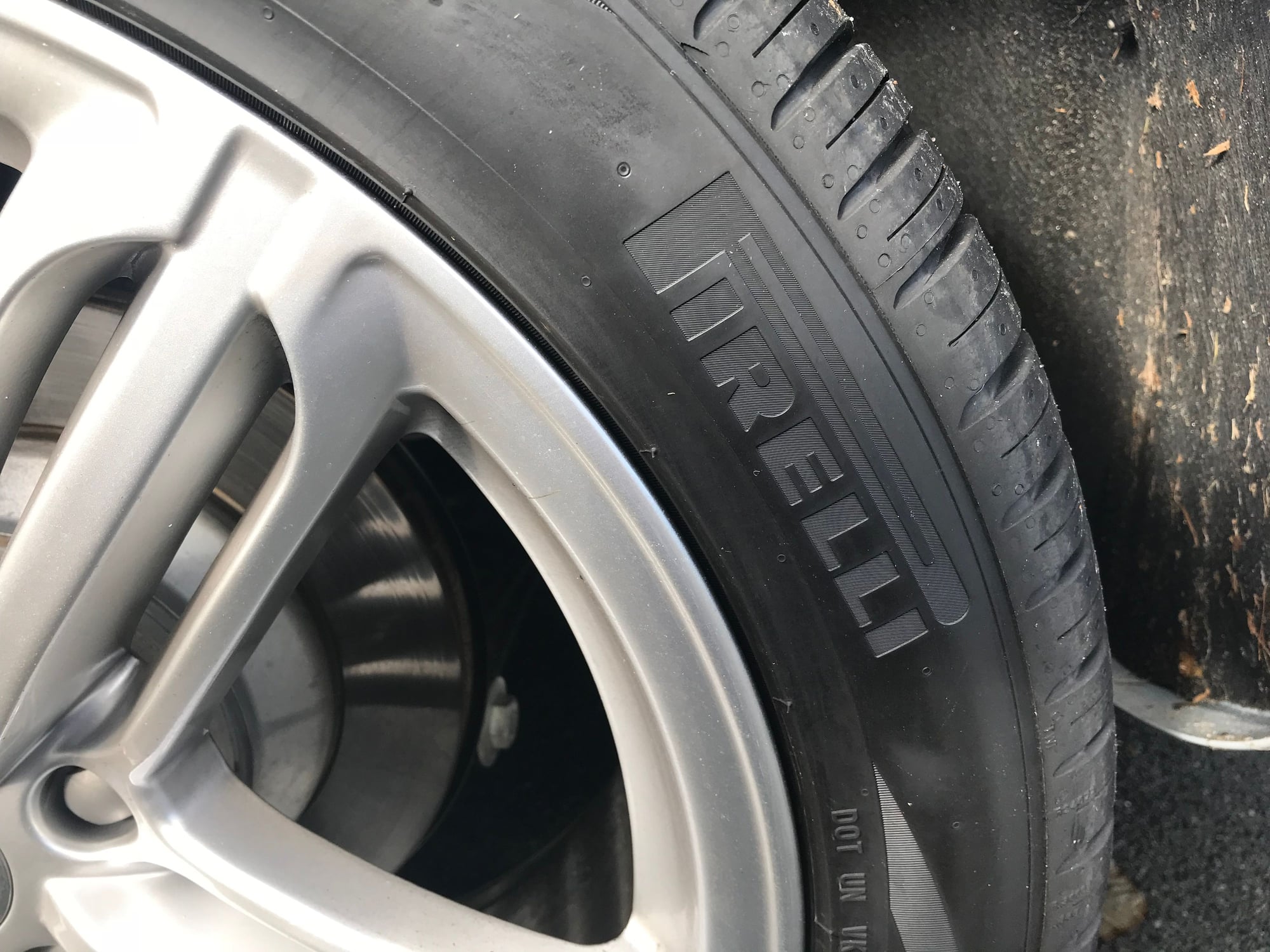 Audi Q7 FS in RI: 4 New Pirelli Zero Scorpion All Season Plus tire 295 ...