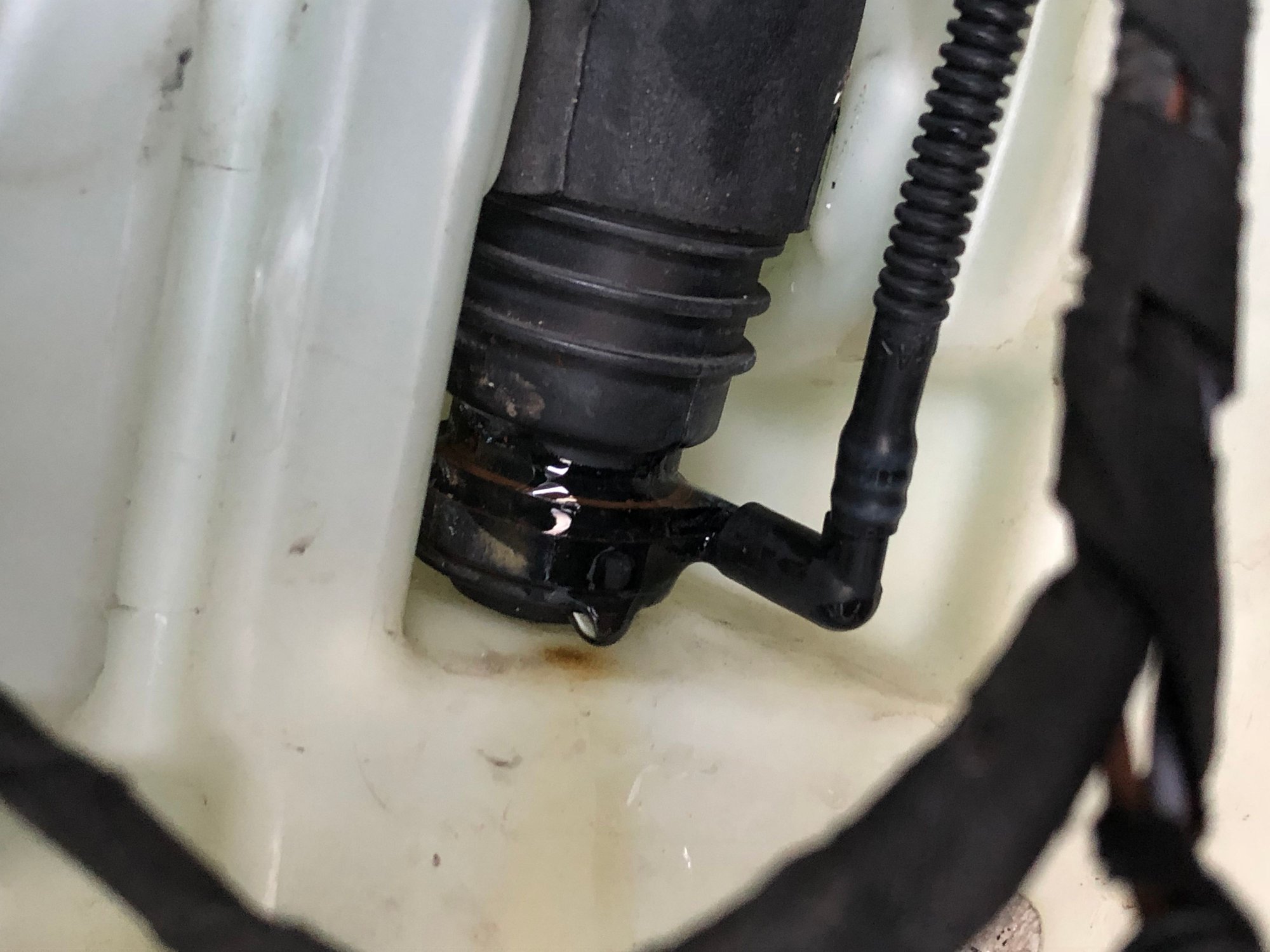 DIY: Windshield Washer RESERVOIR Leak Fix