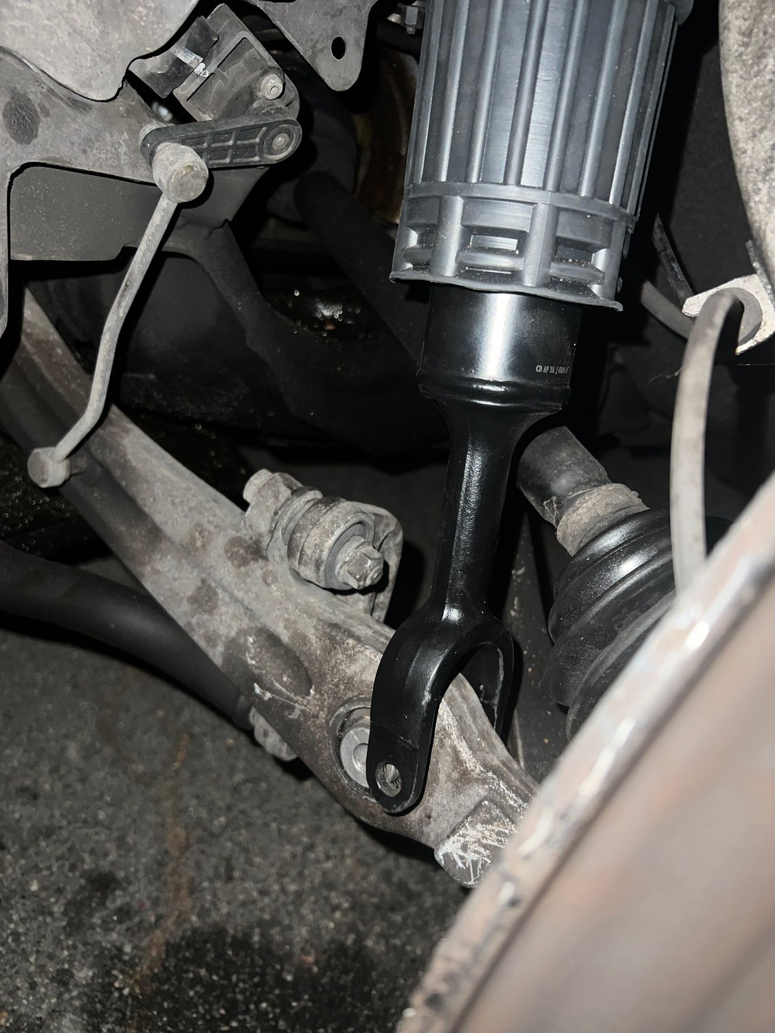 Audi A8 front air strut won't fit AudiWorld Forums
