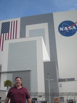 Me outside the Vehicle Assembly Building (VAB)