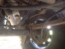 i think when they upgraded suspension they may have added a leaf?