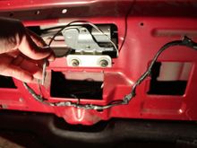 Someone already modified the hatch with a piece of wire to pull on.