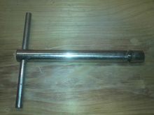 another view of the handle.  This is simply two solid pieces of steel.  I drilled a hole in the larger one and pressed the smaller one into it so there are no bolts or glue to worry about.