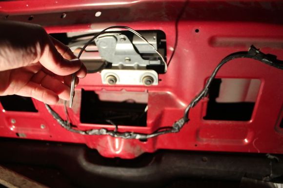 Someone already modified the hatch with a piece of wire to pull on.