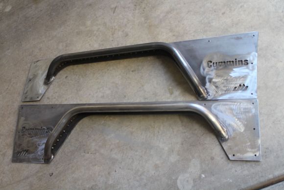 Bought some Dirtbound front fenders. took 7 months to get them, the owner made up for the wait by throwing in some water jet cutting, " Cummins" is now where the Cherokee logo used to be.