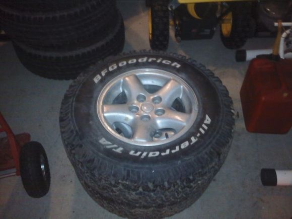 well i got two tires.. rims going to brothers 2002 grand cherokee