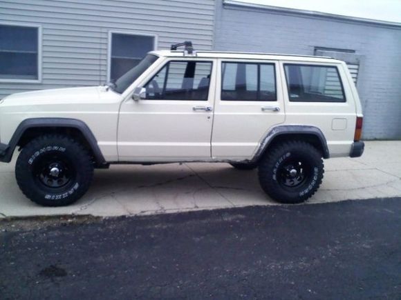 New tires and rims...kinda wanna leave it just primed!