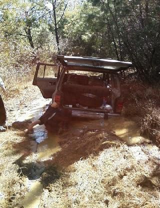 theres a hole lol a deep hole cherokee fun