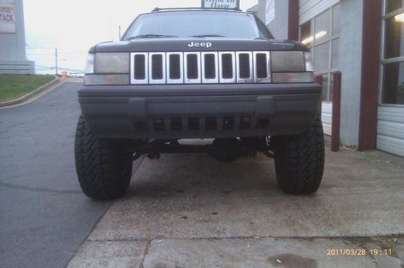 Painted the OME stabilizer silver to match the shocks. MUSTARD YELLEW looked like POOO
