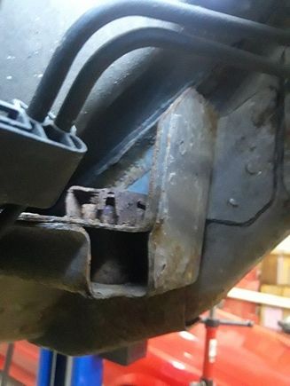 Driver side agosn cradle has been removed 