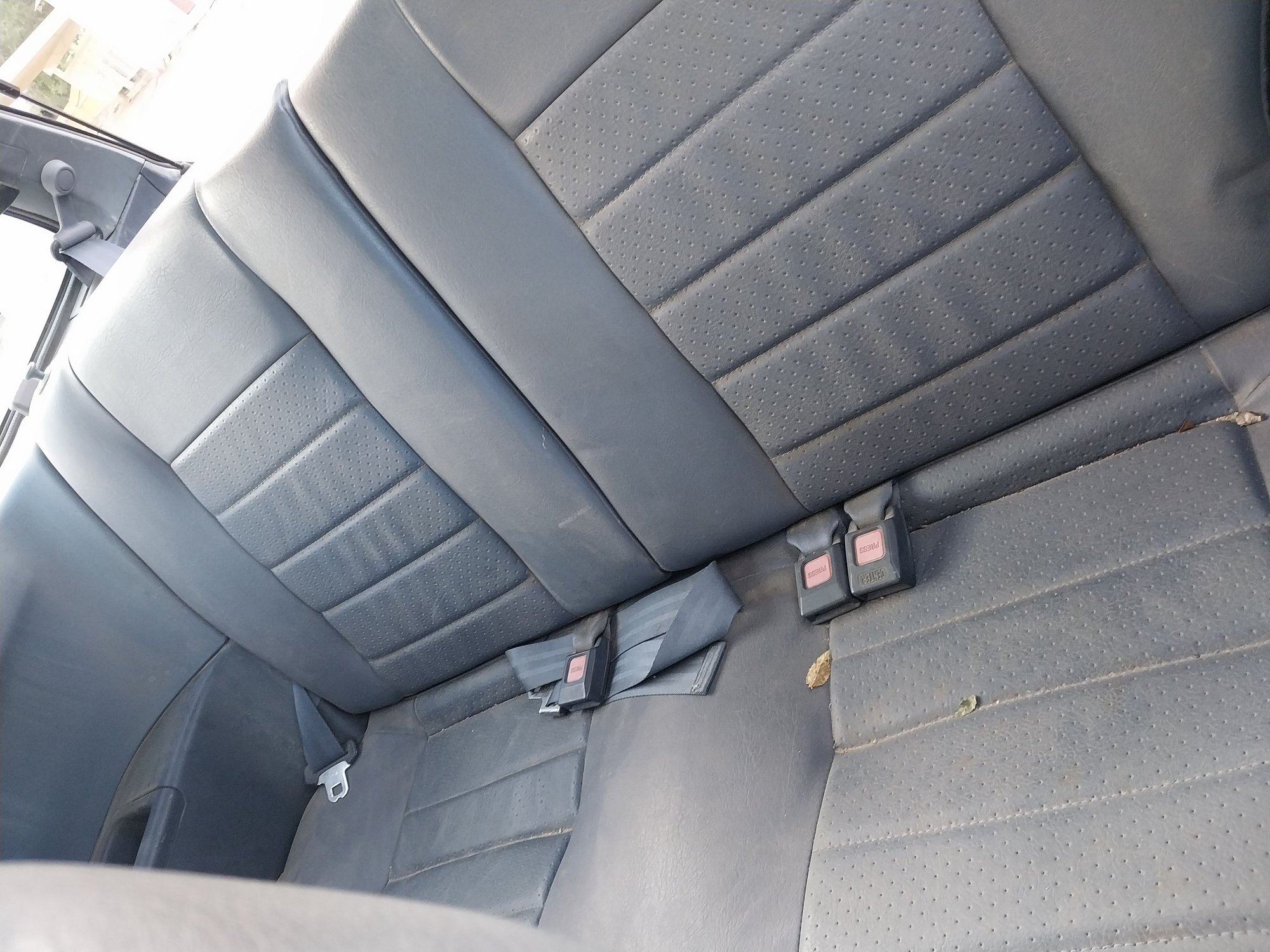 1991 Honda Civic - 1991 Honda Civic DX Hatchback **MUST READ** - Used - VIN 2HGED6345MH559591 - 126,000 Miles - 4 cyl - 2WD - Manual - Hatchback - White - Bishop, CA 93514, United States