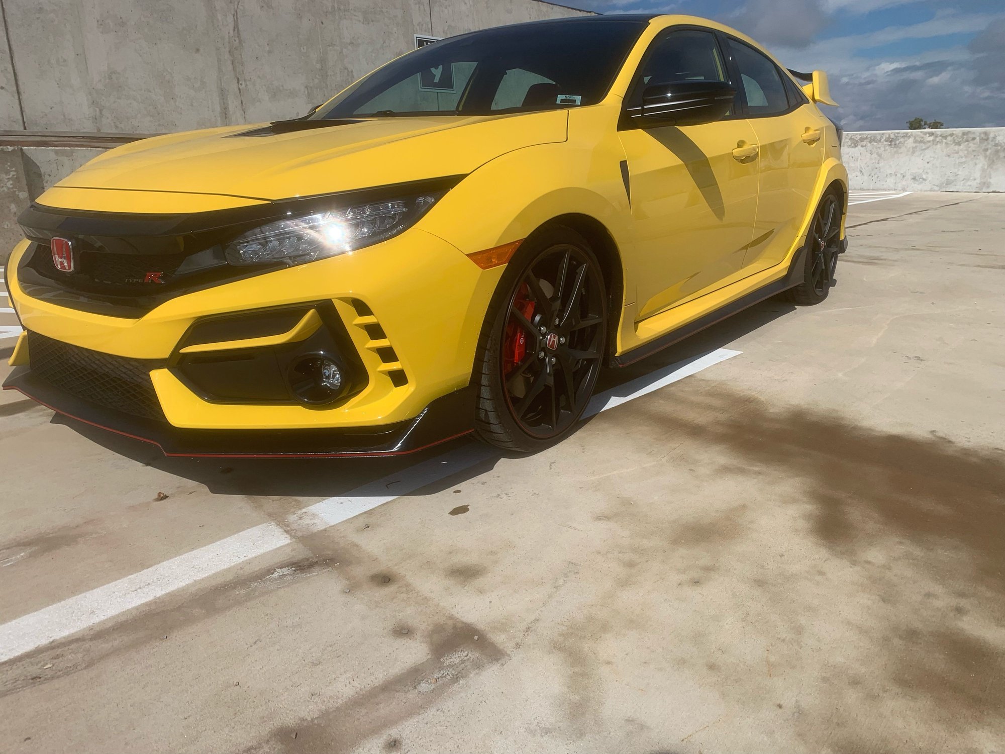 2021 Honda Civic - 2021 Civic type R Limited edition for sale; Tulsa, OK, $69k - Used - VIN SHHFK8G01MU204532 - 70 Miles - 4 cyl - 2WD - Manual - Hatchback - Yellow - Tulsa, OK 74119, United States
