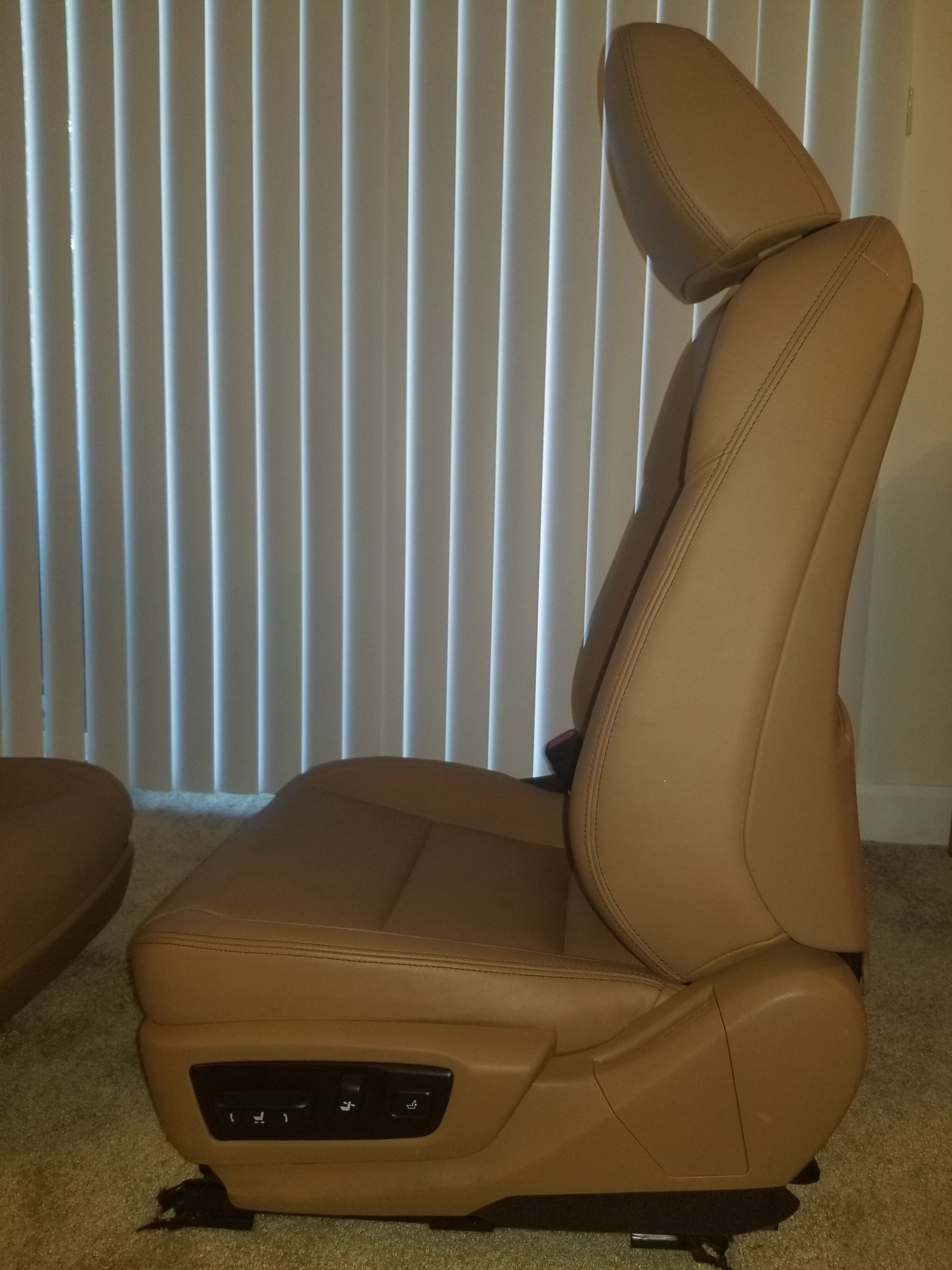 Interior/Upholstery - 2013-2019 Lexus GS Front Seat Flaxen Heat Ventilated 10 way power Excellent Condition - Used - 2013 to 2019 Lexus GS350 - 2013 to 2019 Lexus GS450h - Falls Church, VA 22043, United States